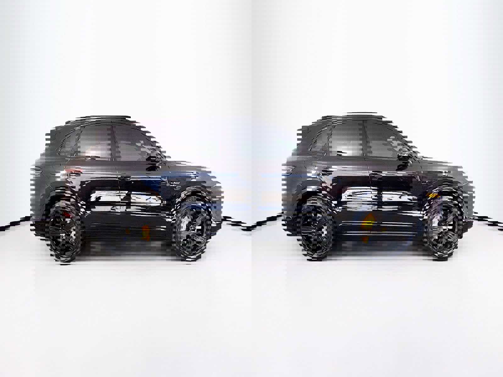 Used 2023 Porsche Cayenne Turbo S image 8