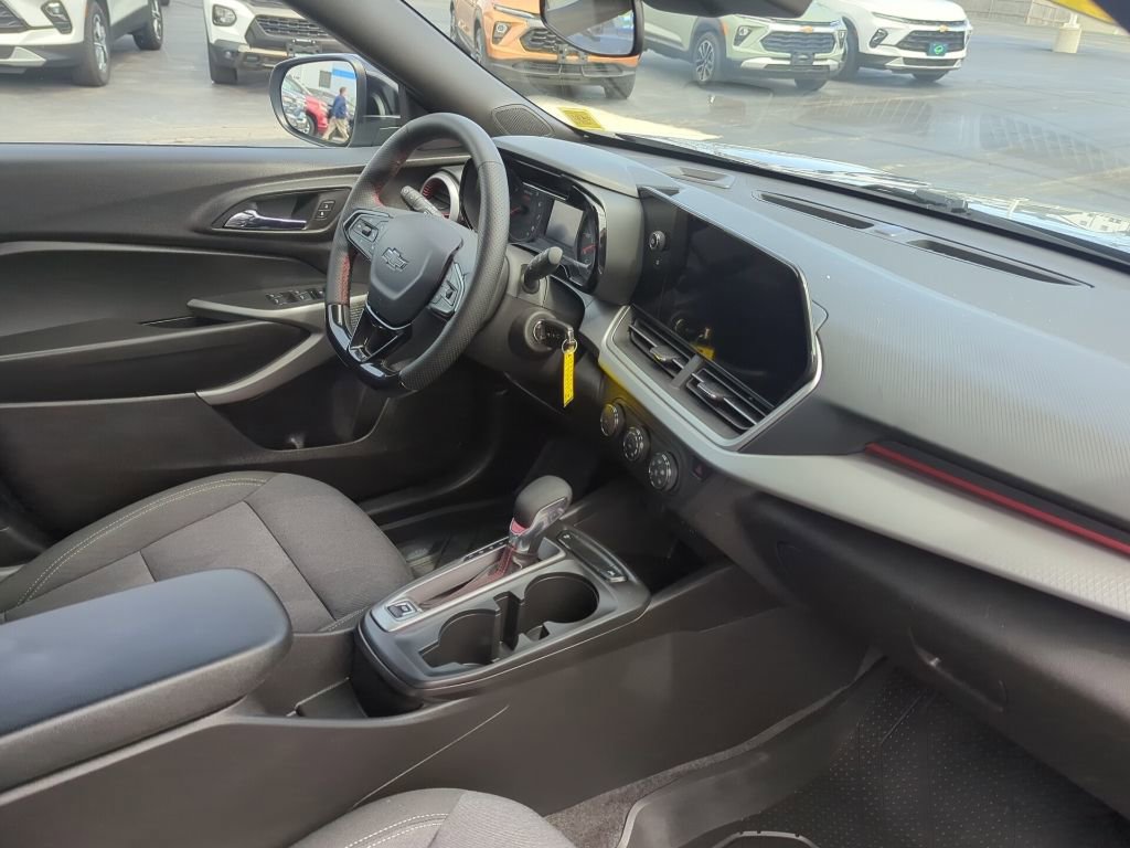 Certified 2024 Chevrolet Trax RS w/ Driver Confidence Package image 13