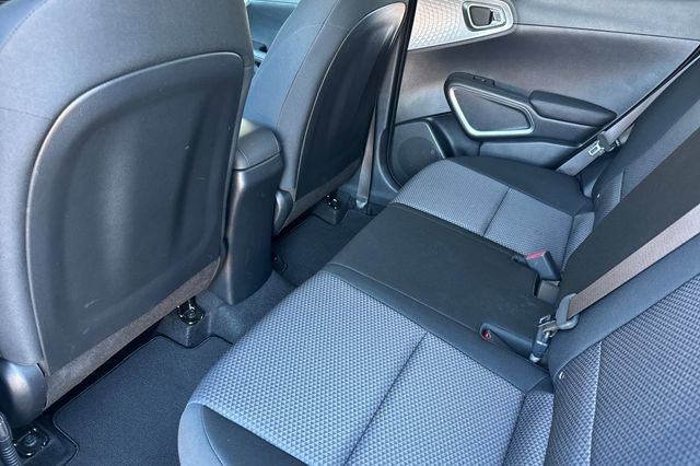 Certified 2025 Kia Soul LX w/ LX Technology Package FWD image 15