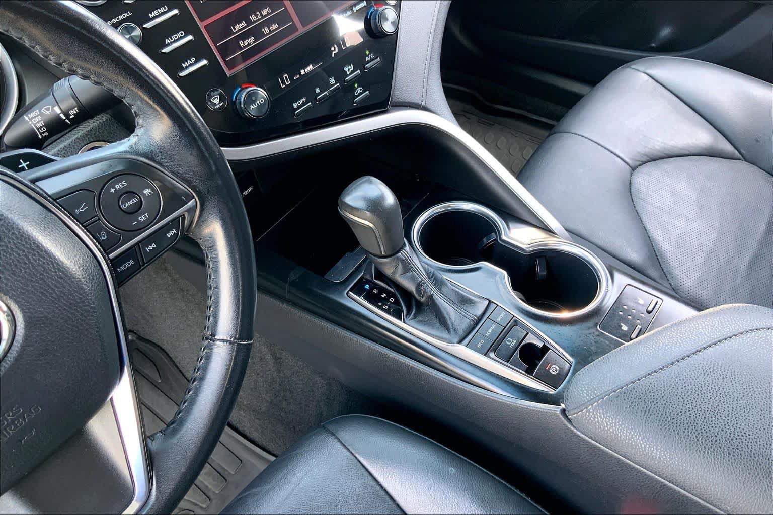 Used 2019 Toyota Camry XSE FWD image 16