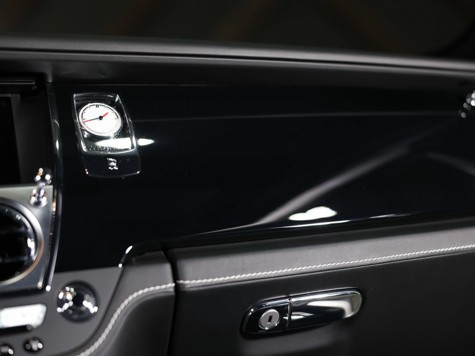 Used 2019 Rolls-Royce Wraith RWD image 49