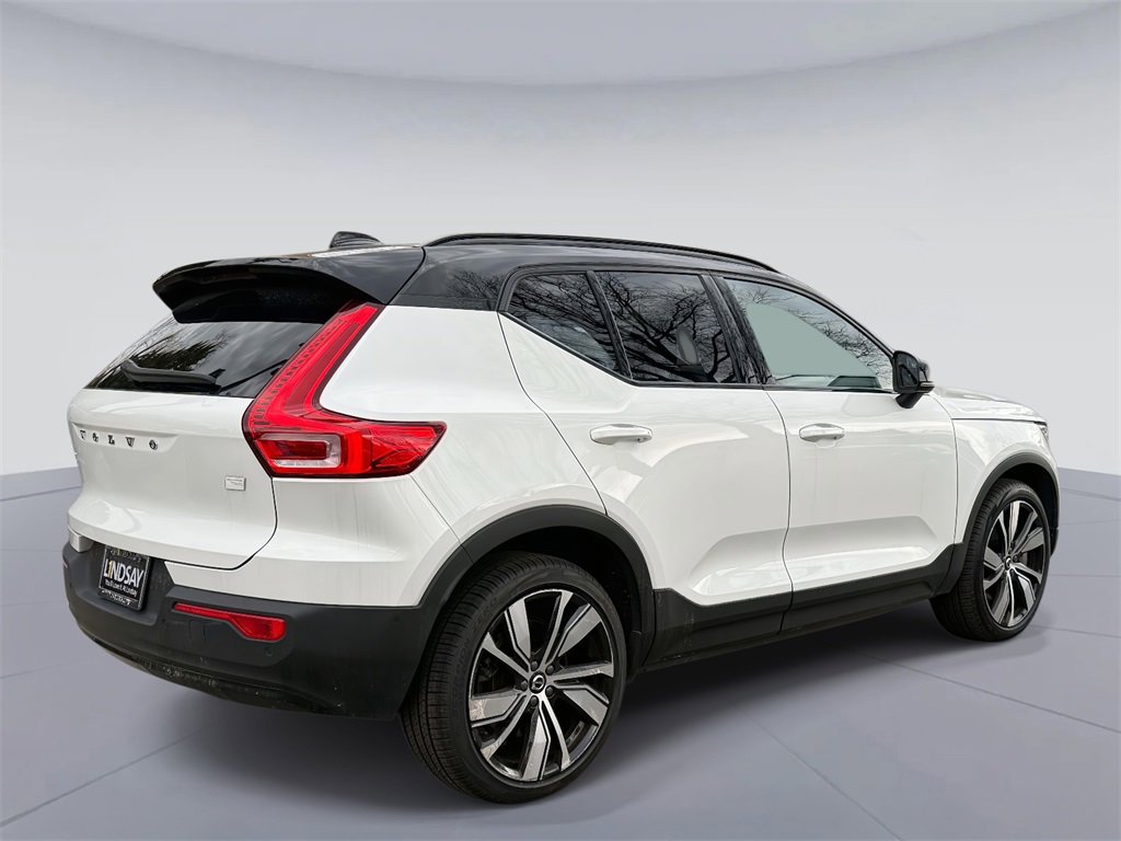Used 2022 Volvo XC40 P8 Recharge Ultimate image 10