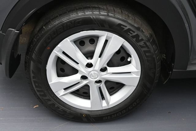 Used 2024 Nissan Kicks S FWD image 5