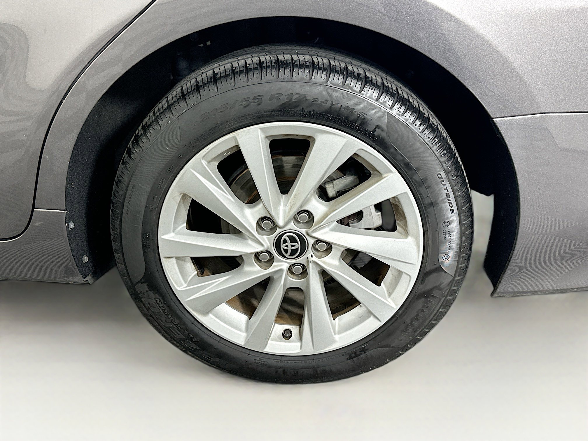 Used 2021 Toyota Camry LE image 11