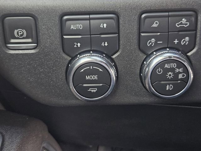 Used 2023 GMC Sierra 1500 SLT image 37