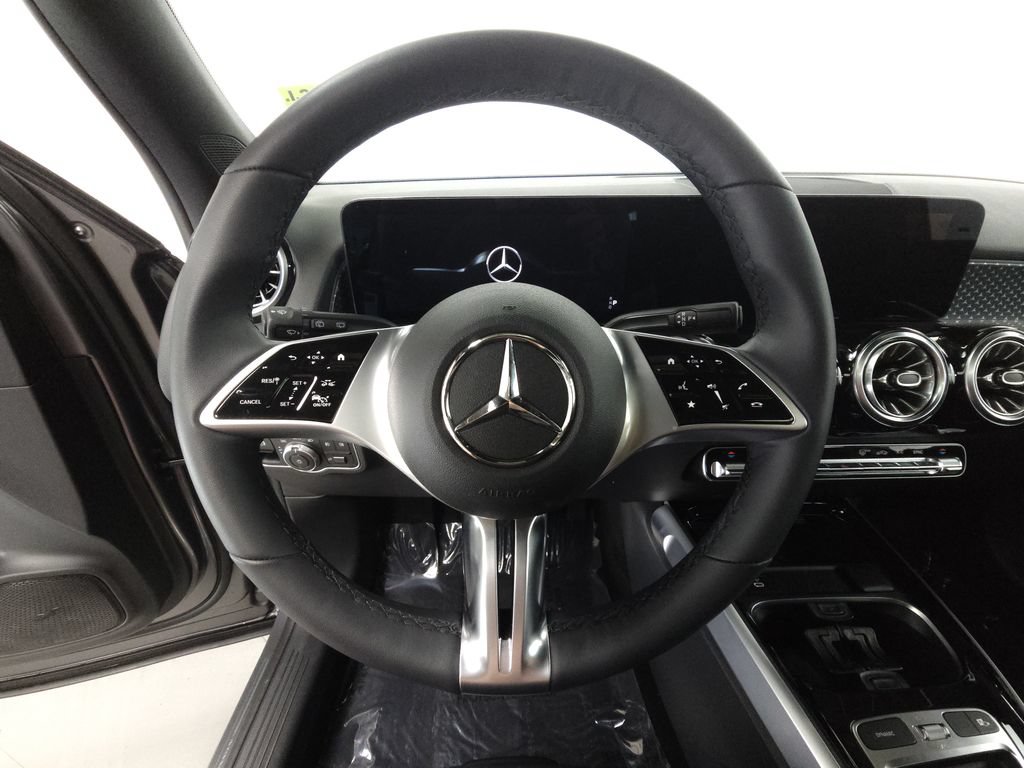 Certified 2026 Mercedes-Benz GLB 250 4MATIC image 11