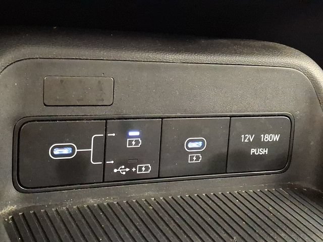 Certified 2025 Hyundai Kona SEL AWD/4WD image 31