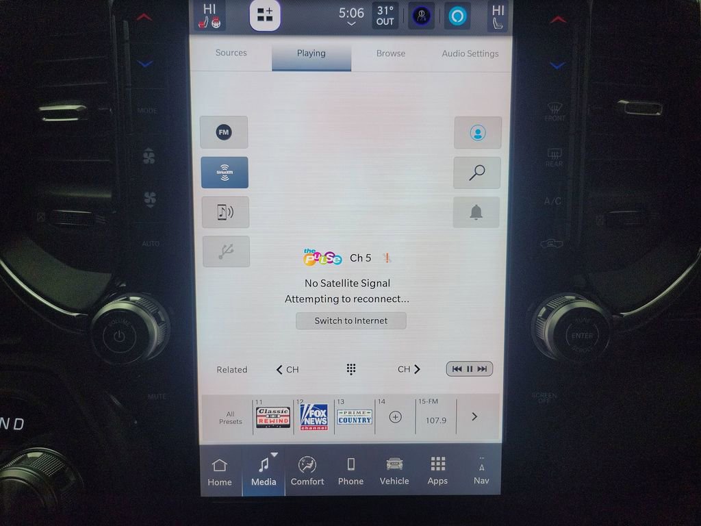 Used 2025 RAM 1500 Laramie AWD/4WD image 25