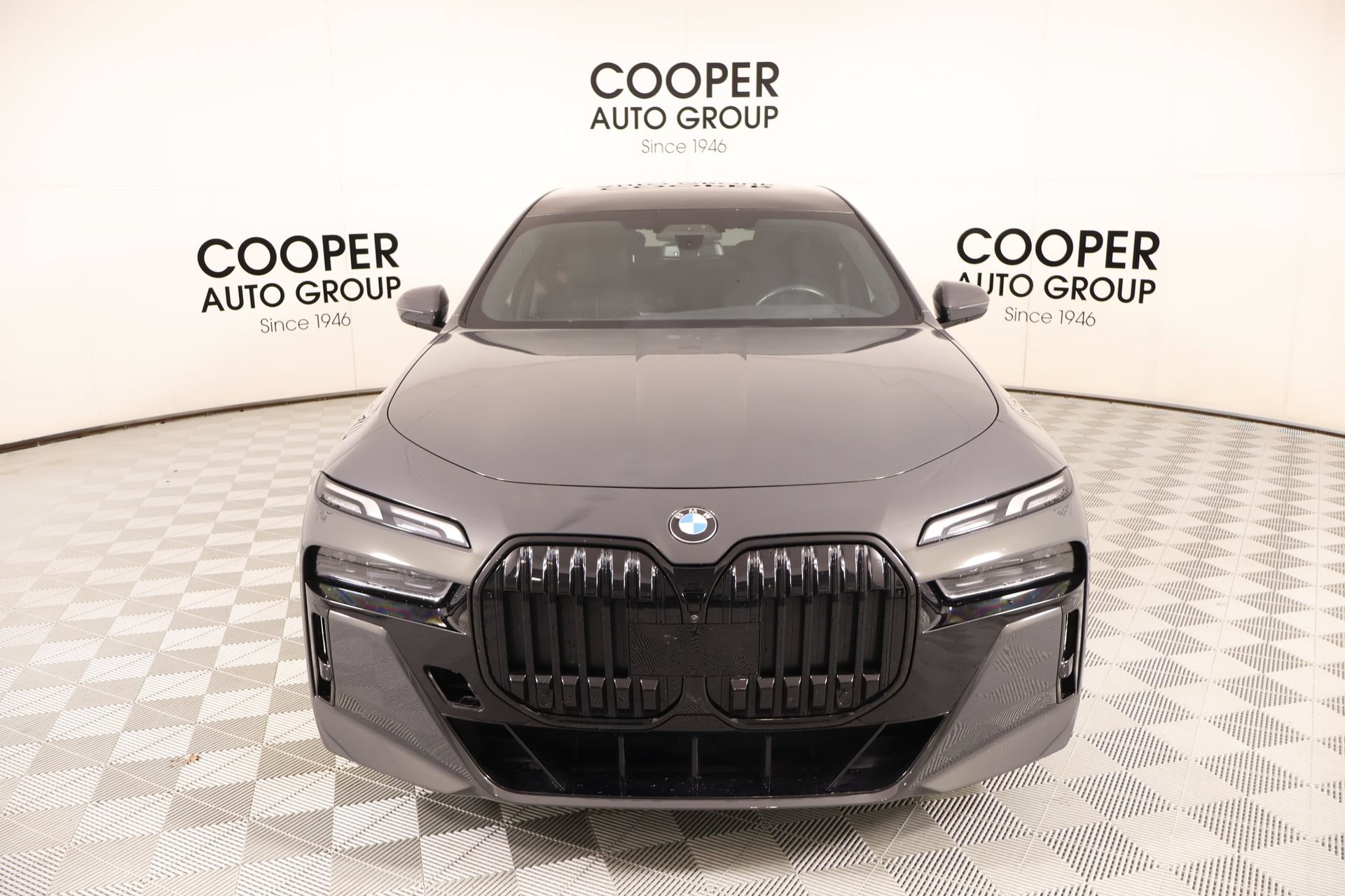 Used 2023 BMW 740i RWD image 10