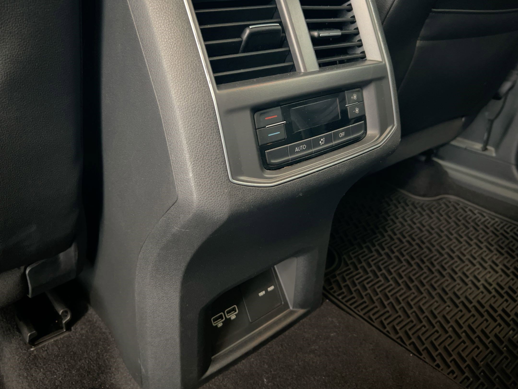 Used 2019 Volkswagen Atlas SEL image 30