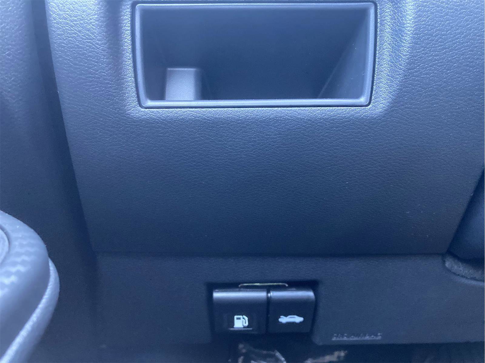 New 2025 Nissan Versa SV w/ Trunk Package image 24