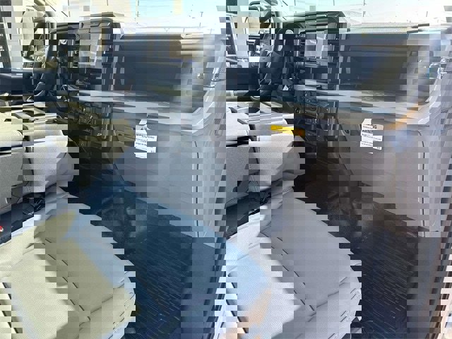 New 2025 Ford F550 4x4 SuperCab Super Duty image 12