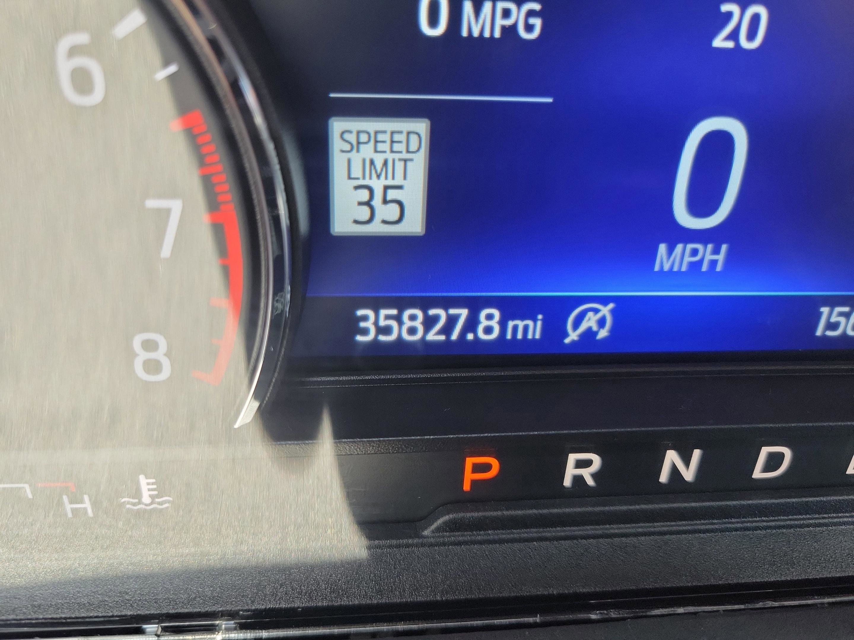 Used 2021 Ford Explorer XLT w/ Equipment Group 202A AWD/4WD image 26