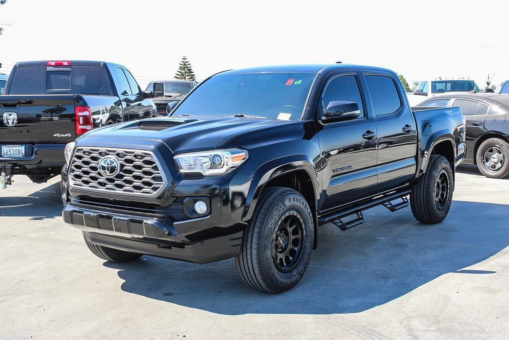 Used 2021 Toyota Tacoma TRD Sport w/ Technology Package RWD image 4
