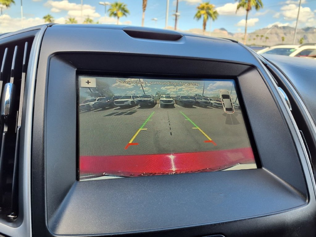 Used 2018 Ford Edge SEL w/ Equipment Group 201A FWD image 3