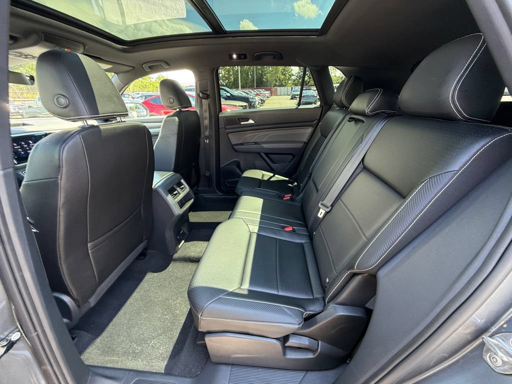 Used 2023 Volkswagen Atlas Cross Sport SEL AWD/4WD image 25