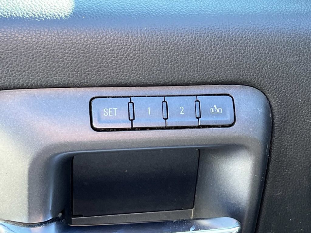 Used 2017 Chevrolet Silverado 1500 LTZ Z71 image 27