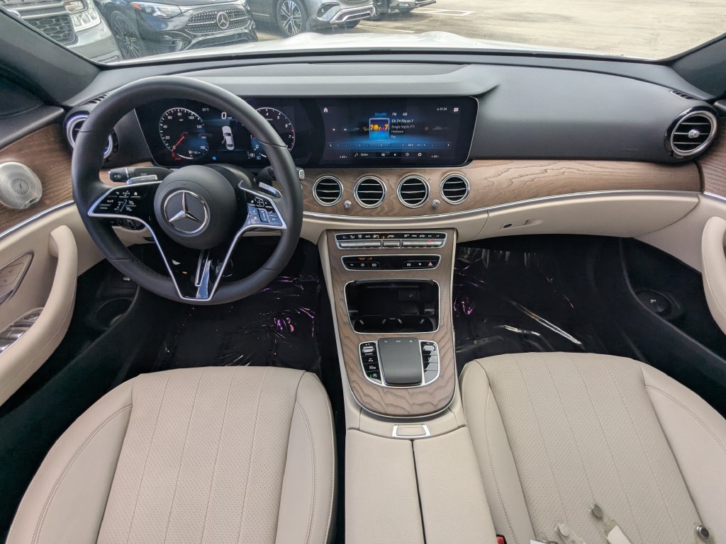 Used 2023 Mercedes-Benz E 350 4MATIC Sedan image 2
