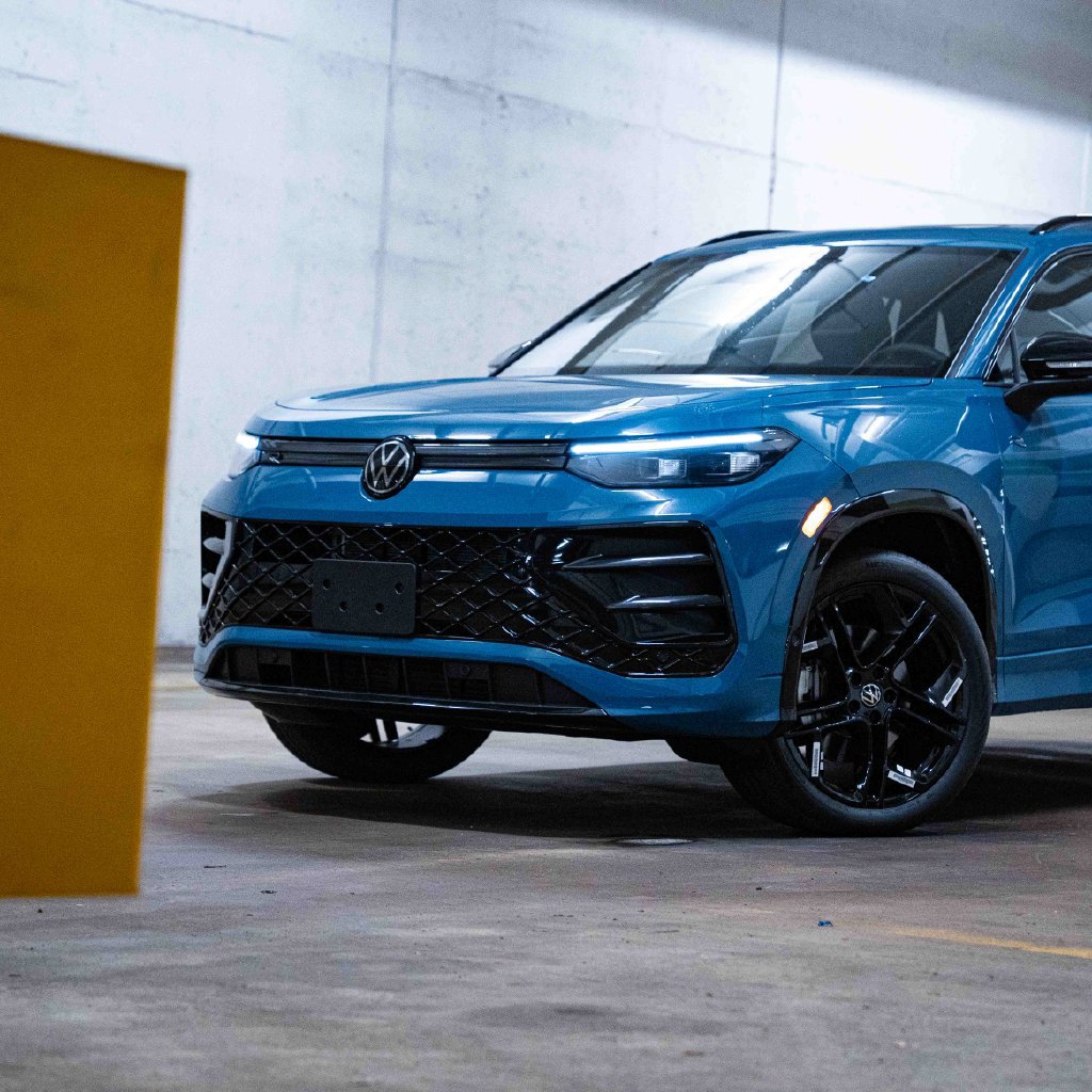 New 2026 Volkswagen Tiguan SE R-Line AWD/4WD image 2