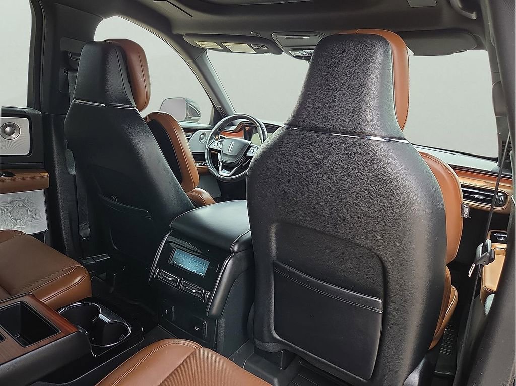 Used 2021 Lincoln Aviator Reserve w/ Equipment Group 201A RWD image 12