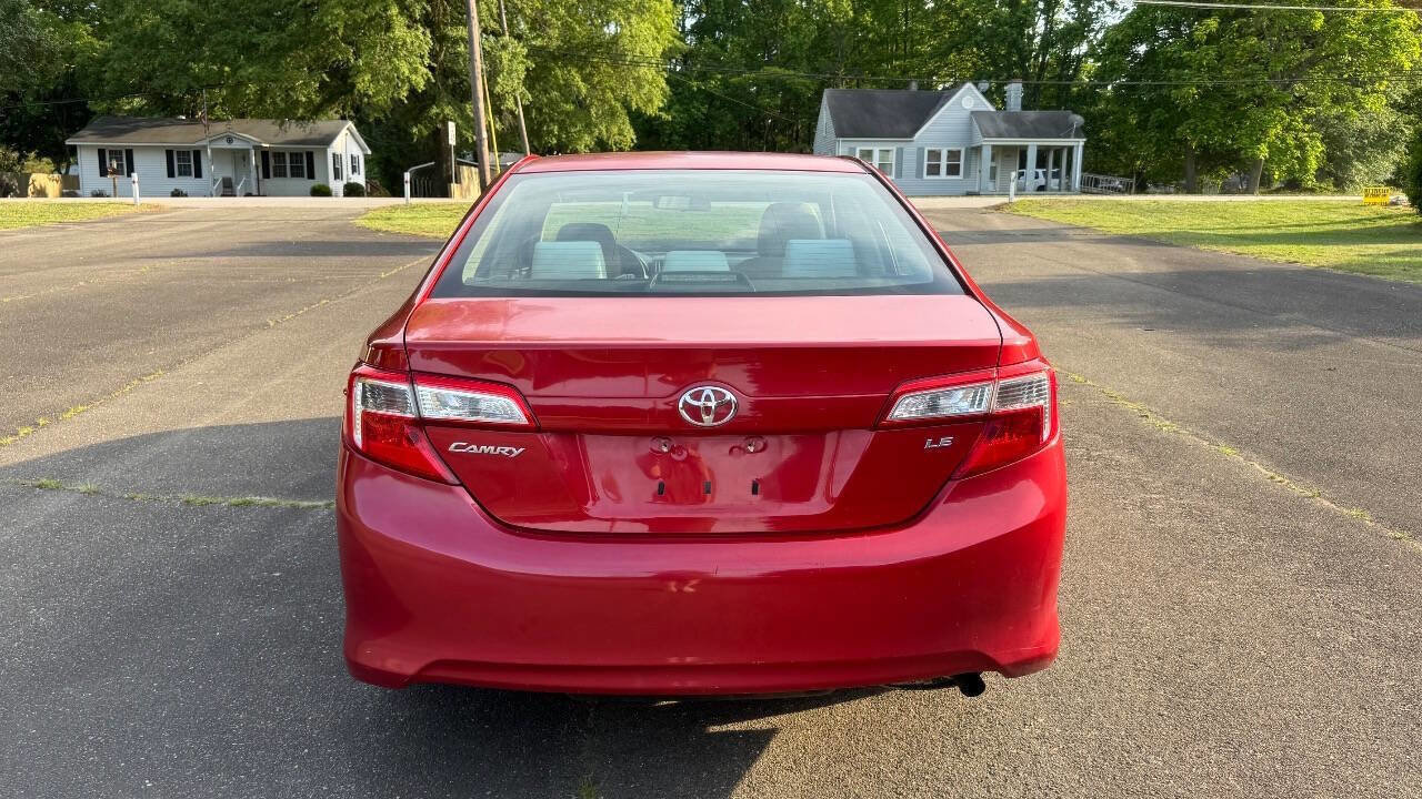Used 2012 Toyota Camry LE FWD image 7
