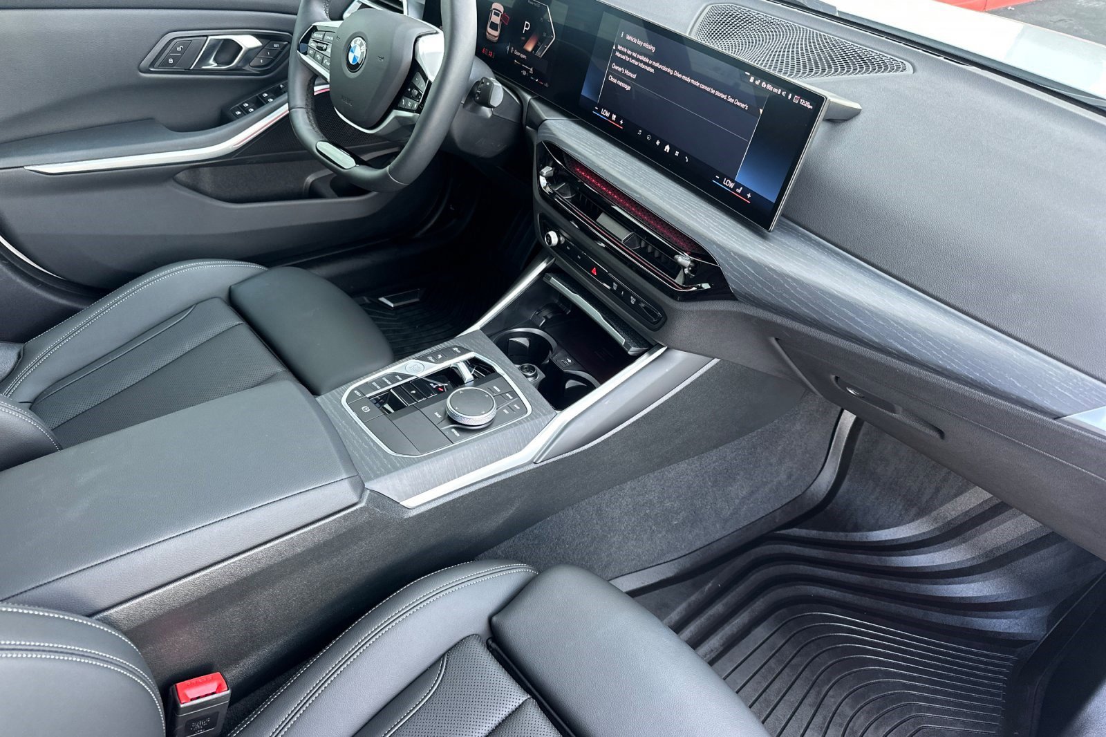 Used 2025 BMW 330i Sedan w/ Convenience Package image 19