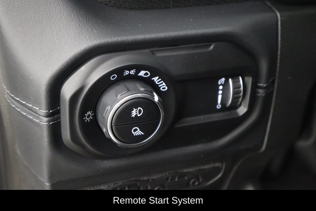 Used 2025 Jeep Gladiator Rubicon w/ Safety Group AWD/4WD image 22