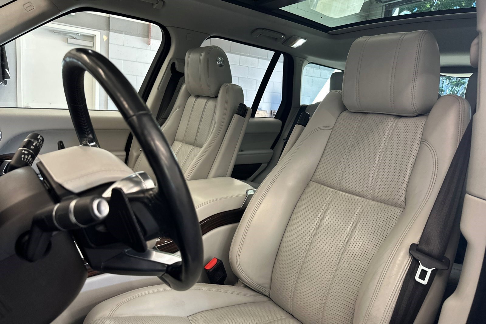 Used 2016 Land Rover Range Rover Supercharged image 6