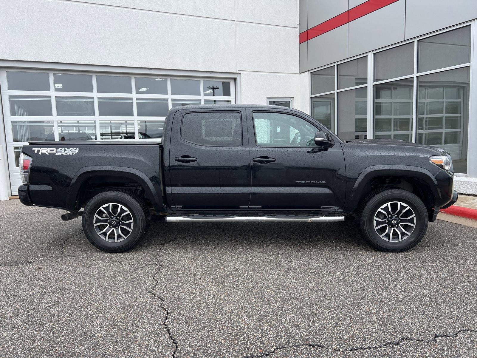 Used 2022 Toyota Tacoma TRD Sport w/ Black Out Package (TMS) AWD/4WD image 28