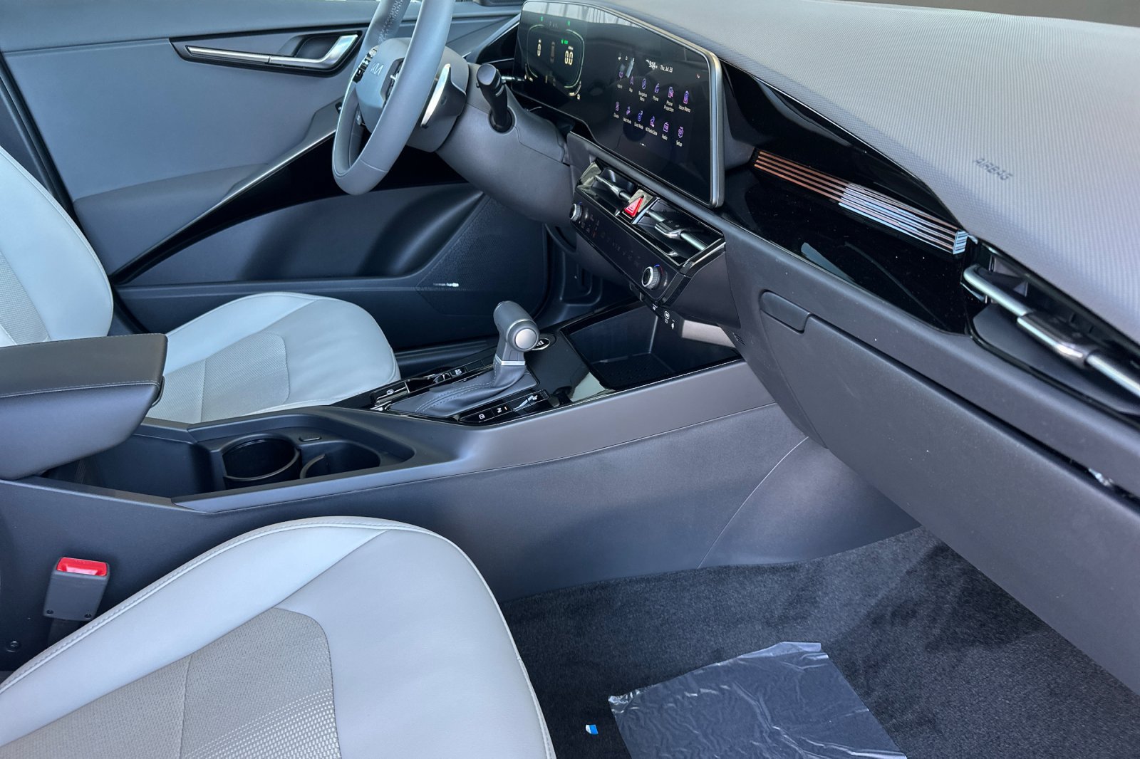 New 2026 Kia Niro EX w/ EX Premium Package FWD image 17