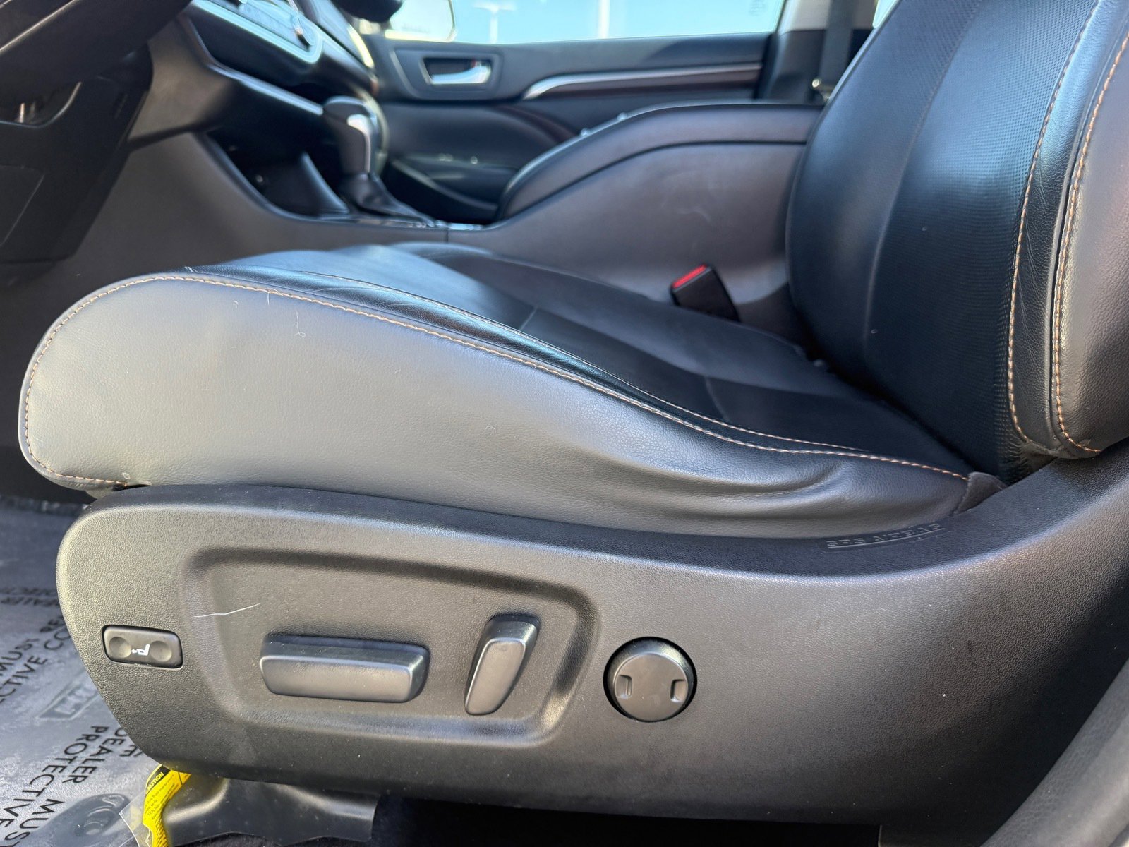 Used 2015 Toyota Highlander Limited FWD image 10