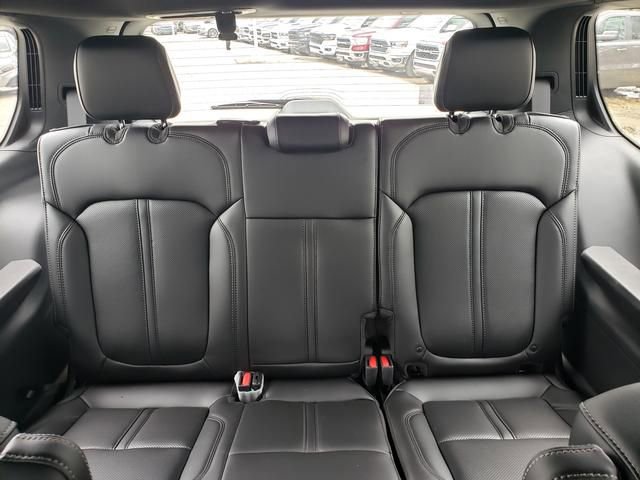 New 2026 Jeep Grand Wagoneer 4WD image 14