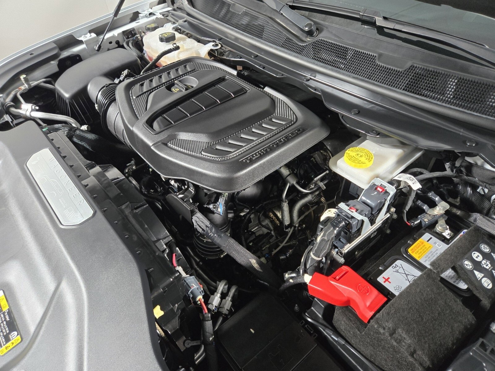 Used 2024 Jeep Wagoneer L Series III w/ Premium Group I image 21