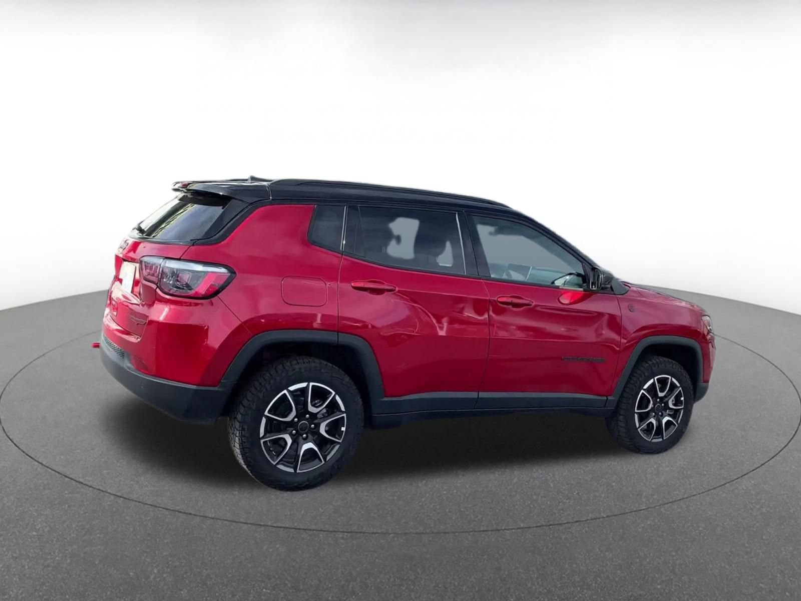 Used 2025 Jeep Compass Trailhawk AWD/4WD image 15