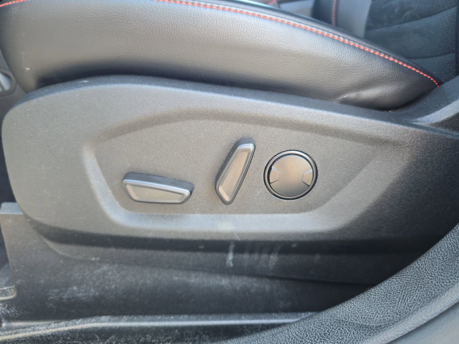 Used 2024 Ford Edge ST-Line AWD/4WD image 16