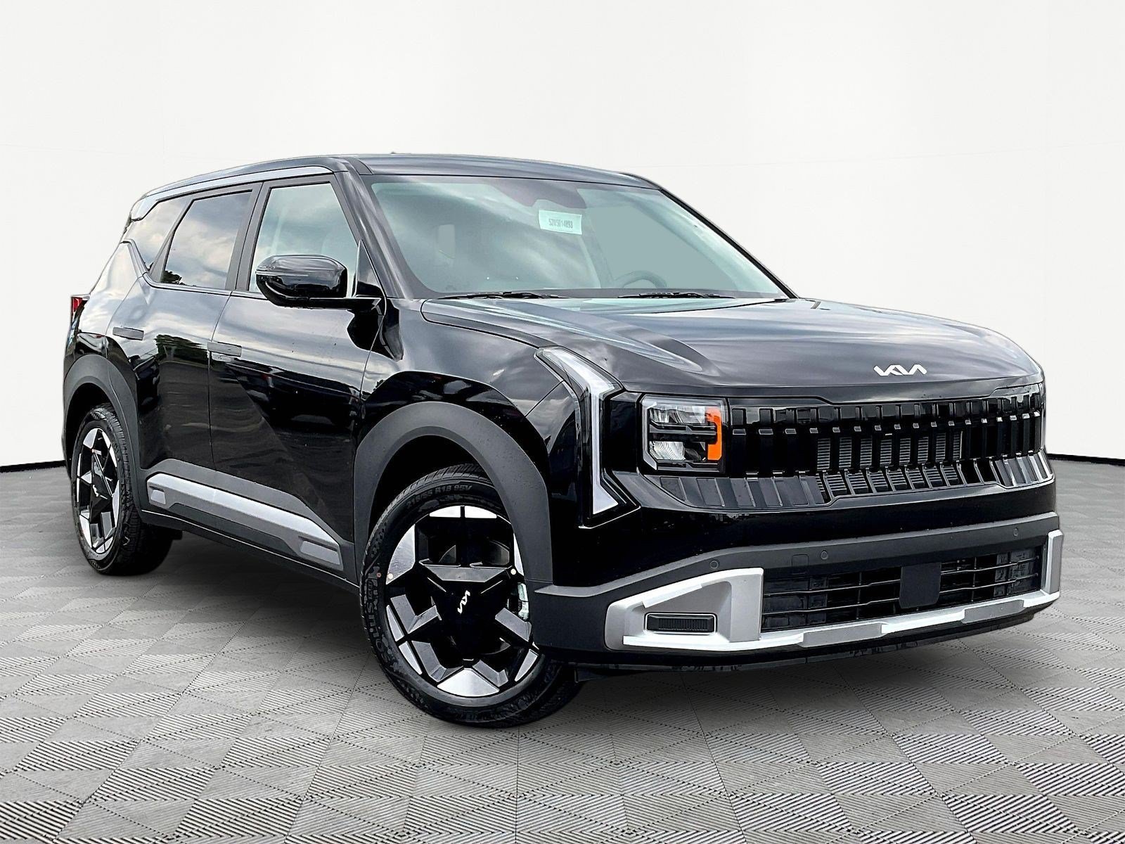 New 2027 Kia Seltos S FWD image 3