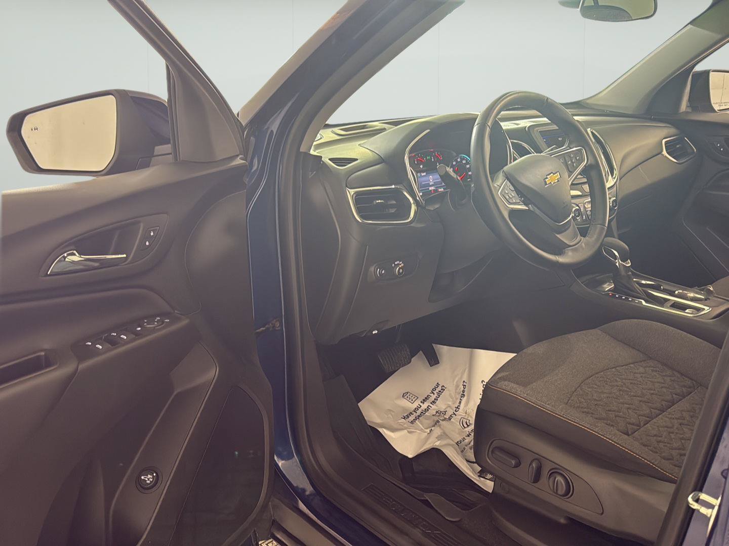 Used 2023 Chevrolet Equinox LT FWD image 7