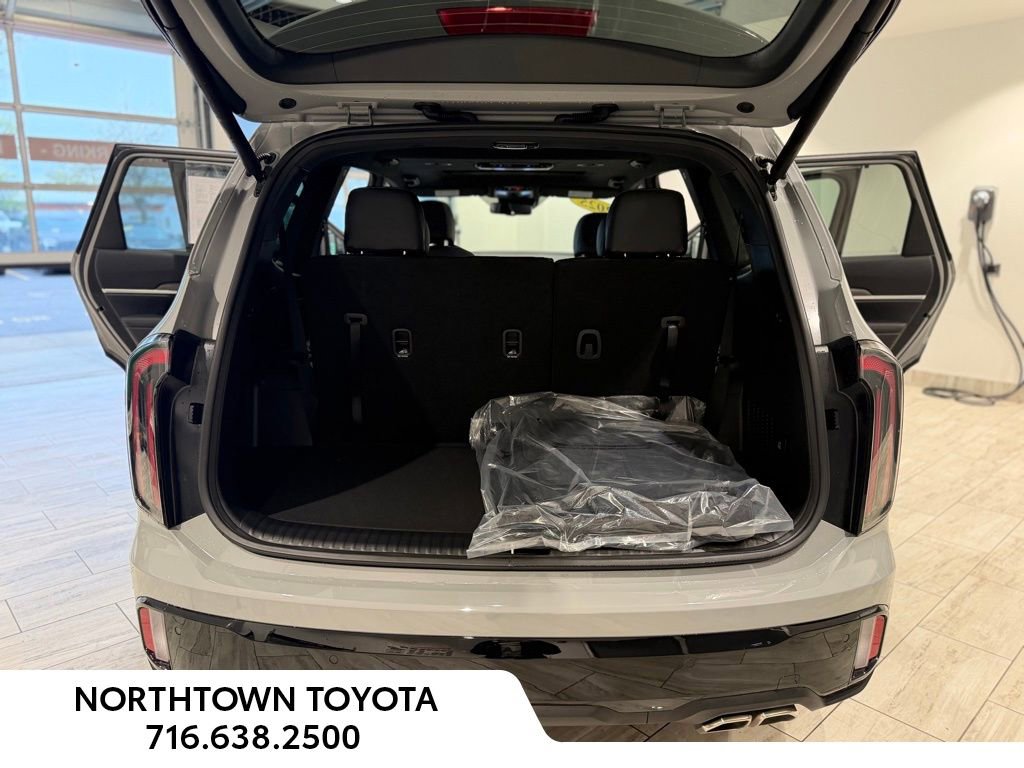 Used 2025 Kia Telluride AWD image 17