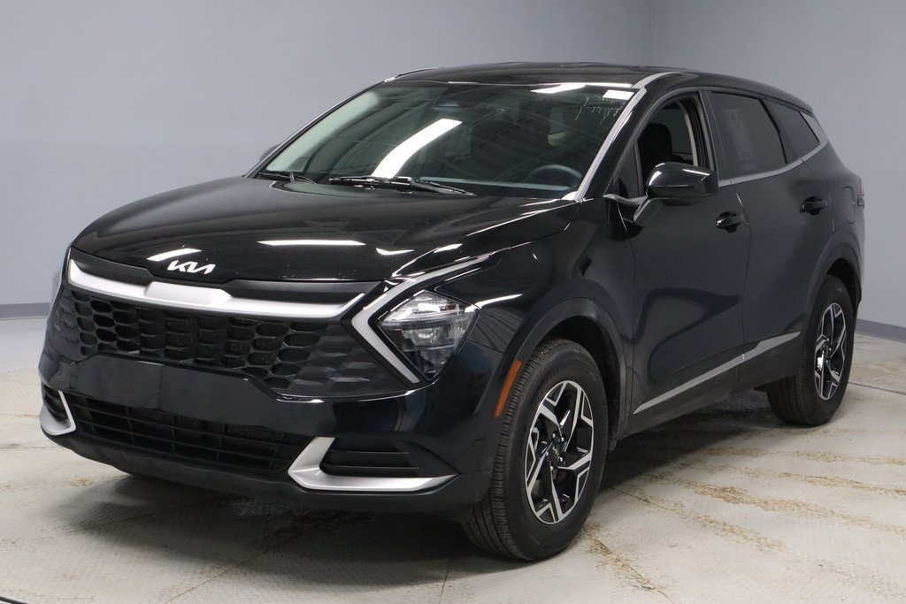 Used 2023 Kia Sportage LX image 7