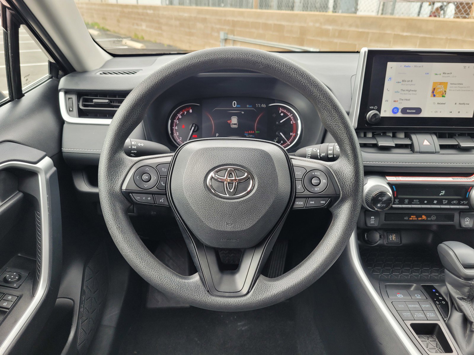 Used 2025 Toyota RAV4 XLE image 15
