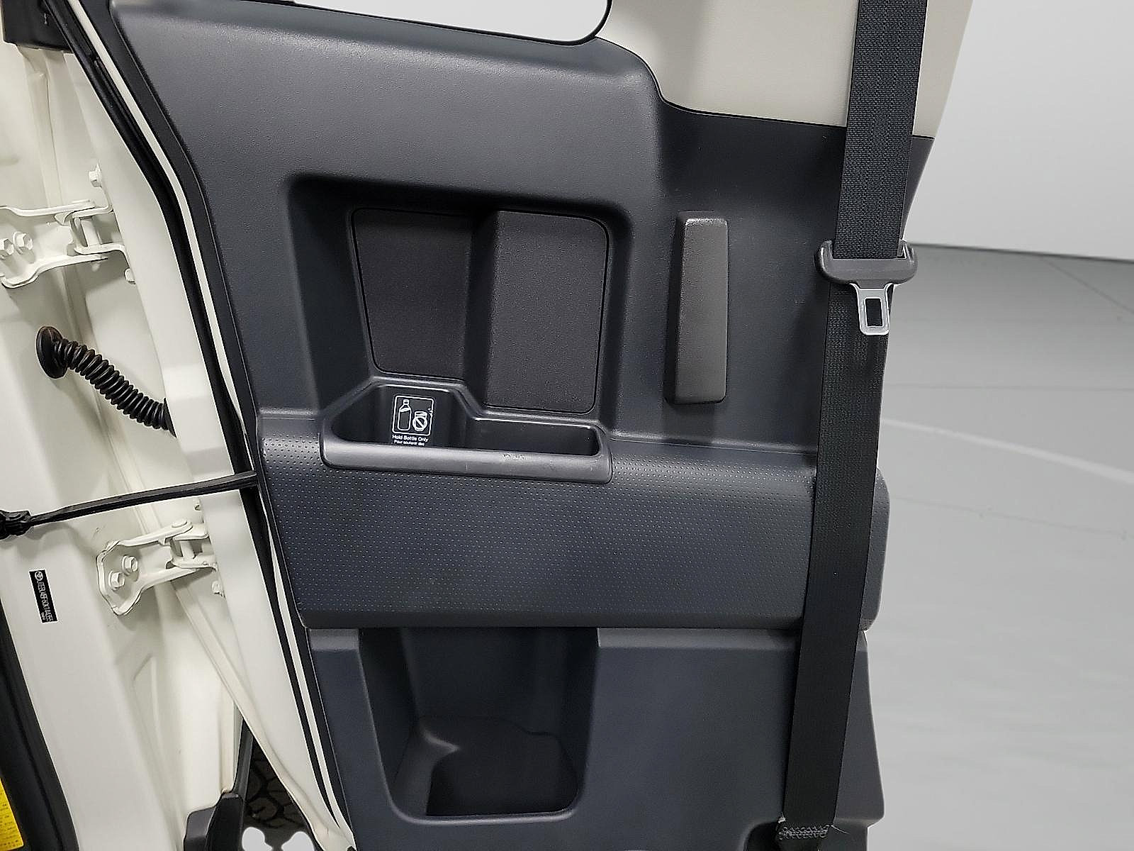 Used 2012 Toyota FJ Cruiser 4WD image 18