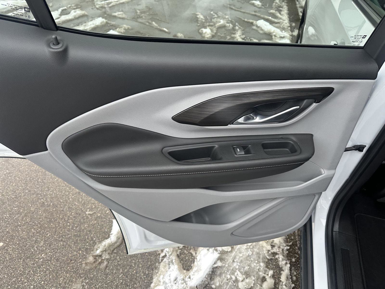 Used 2022 GMC Terrain SLT w/ Infotainment Package II image 19