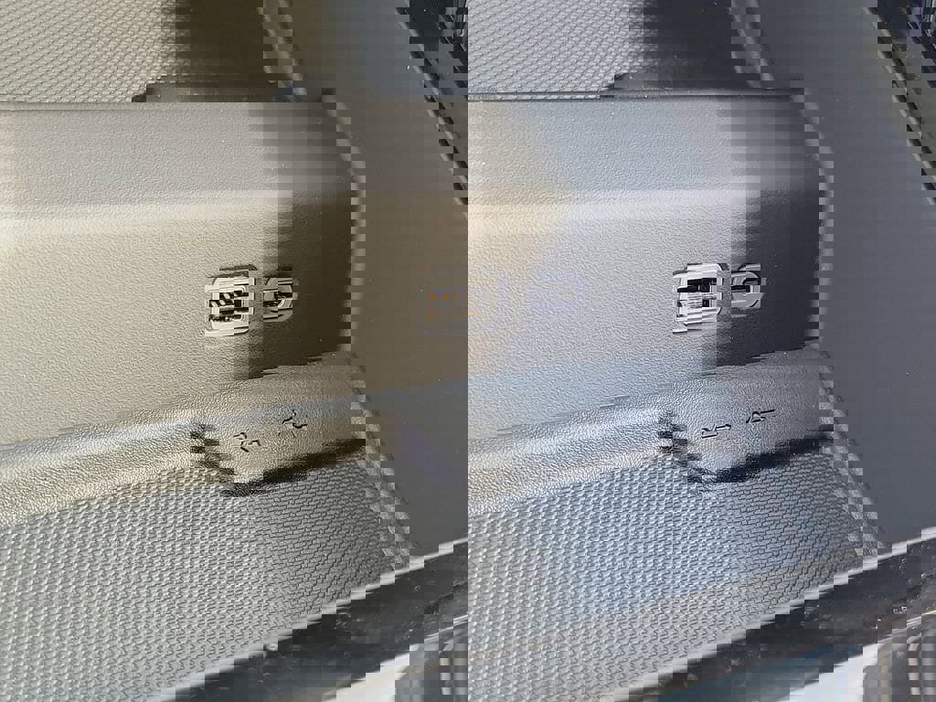 New 2026 Chevrolet Suburban LS image 10