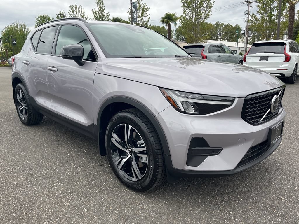 New 2026 Volvo XC40 B5 Core w/ Protection Package Premier AWD/4WD image 8