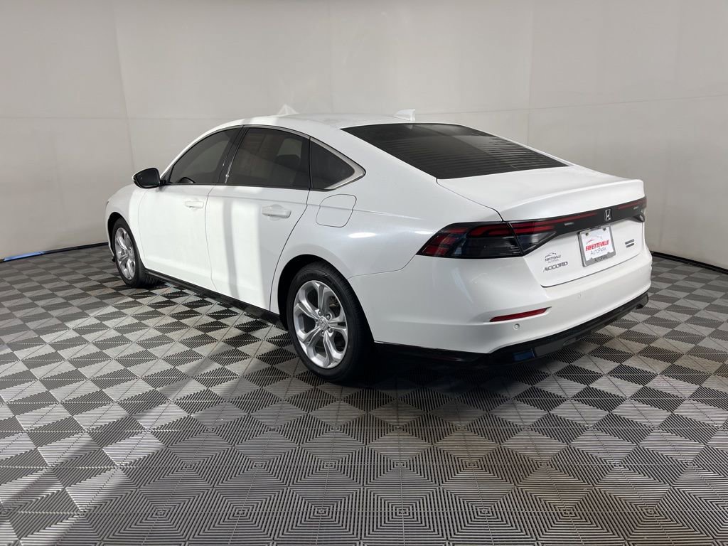 Used 2023 Honda Accord Touring image 14