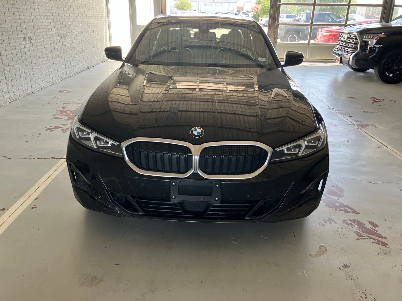Used 2025 BMW 330i Sedan RWD image 2
