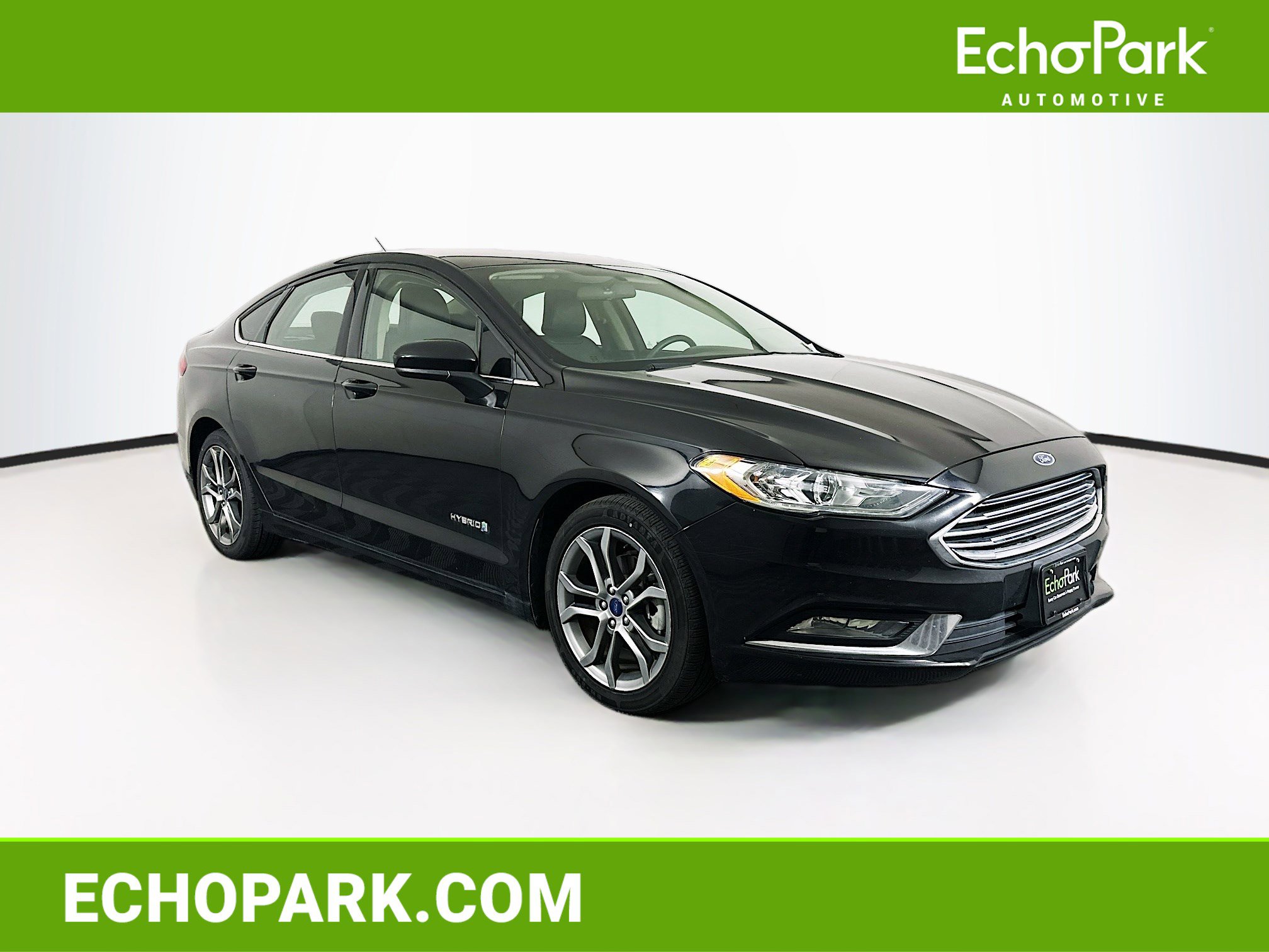 Used 2017 Ford Fusion SE w/ Equipment Group 601A FWD image 1