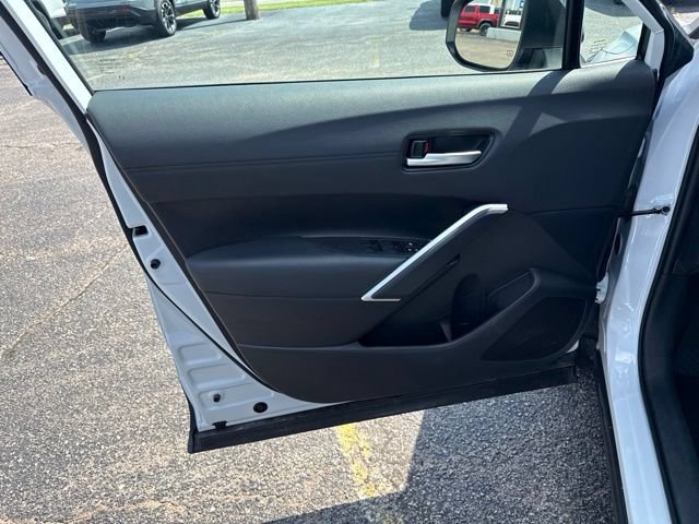 Used 2025 Toyota Corolla Cross XLE FWD image 10