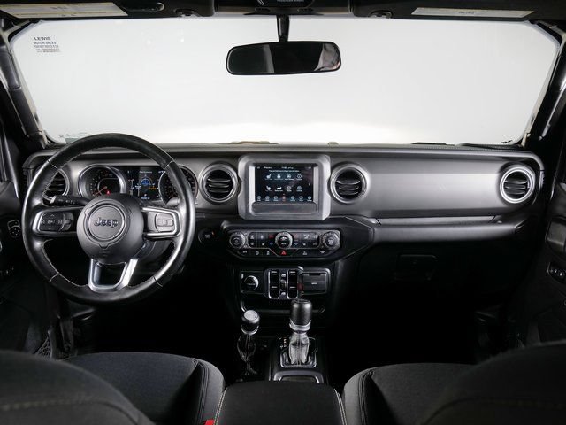 Used 2021 Jeep Gladiator Overland w/ Dual Top Group AWD/4WD image 4