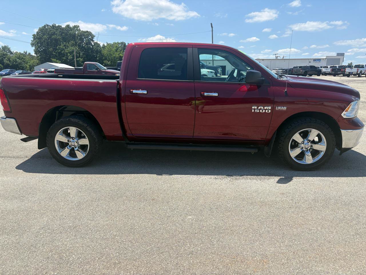 Used 2017 RAM 1500 Classic SLT AWD/4WD image 2